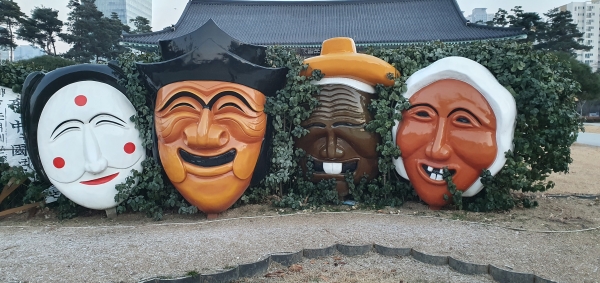 안동 하회탈.