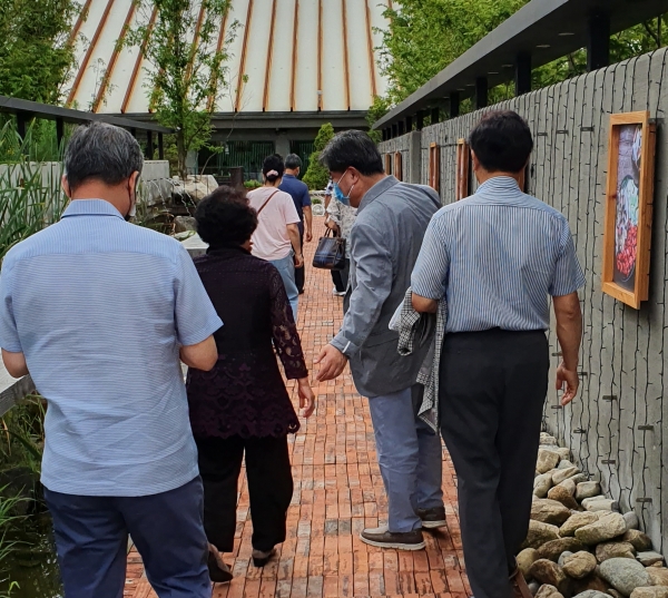 인생에서 최대 흑자는 43세이며 61세부터는 또 다시 적자 인생으로 나타났다.