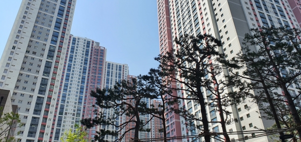 수도권에 새로 지어지고 있는 아파트들.