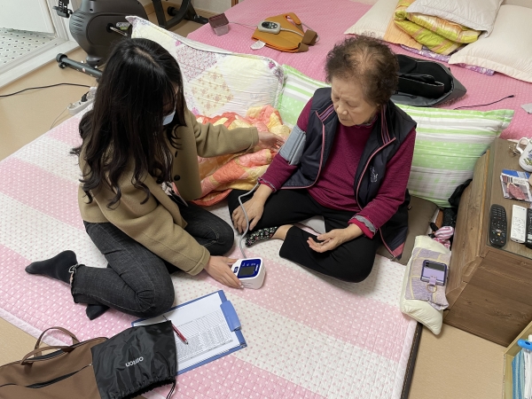 고독사 예방하는 인천 남동구 논현1동의 건강 무료 상담.