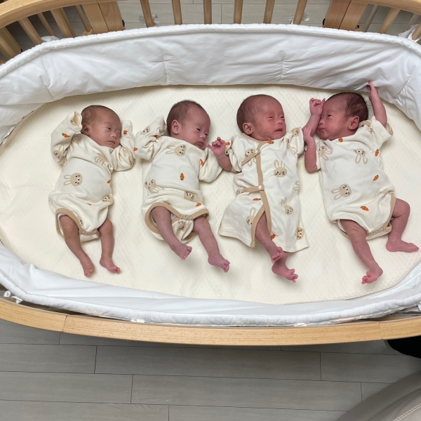 국내 첫 초산으로 낳은 네 쌍둥이.